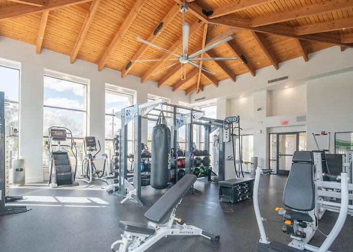 Kierland Dining Pool Hot Tub Gym Shop Dist *