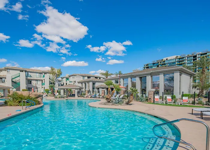 Kierland Dining Pool Hot Tub Gym Shop Dist *